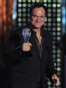 Quentin Tarantino celebra su galardón como mejor guión por "Inglourious Basterds"